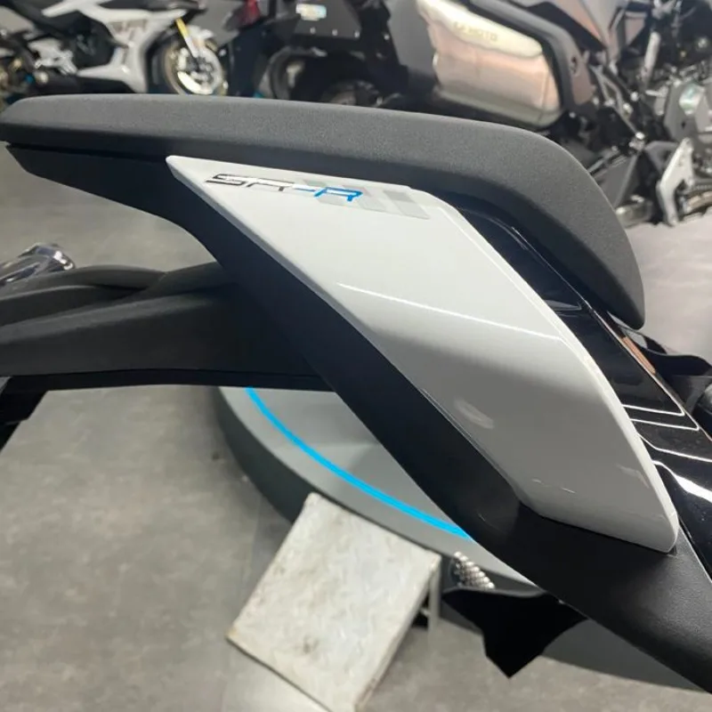For CFMOTO 675SR-R Rear Tail Cover C650-10 Left Right Guard Shield Rear Tail Light Shell Tail Wing Accessories 675SS 675 SR-R