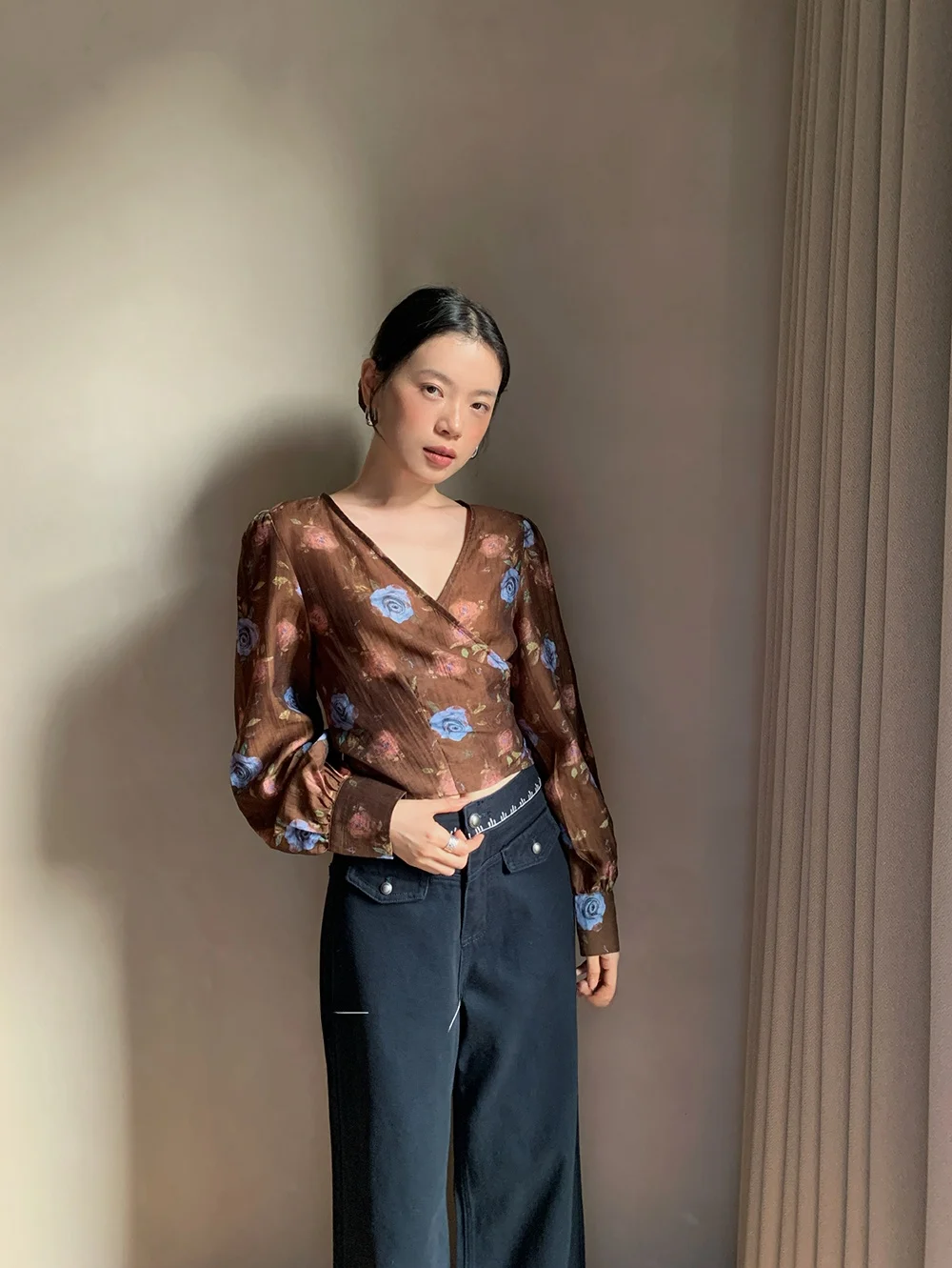 

Retro Elegant Floral Print Long Sleeve Women's Shirt V-Neck Tie Waistband One-Piece Autumn New Style Fashionable Commute Wear