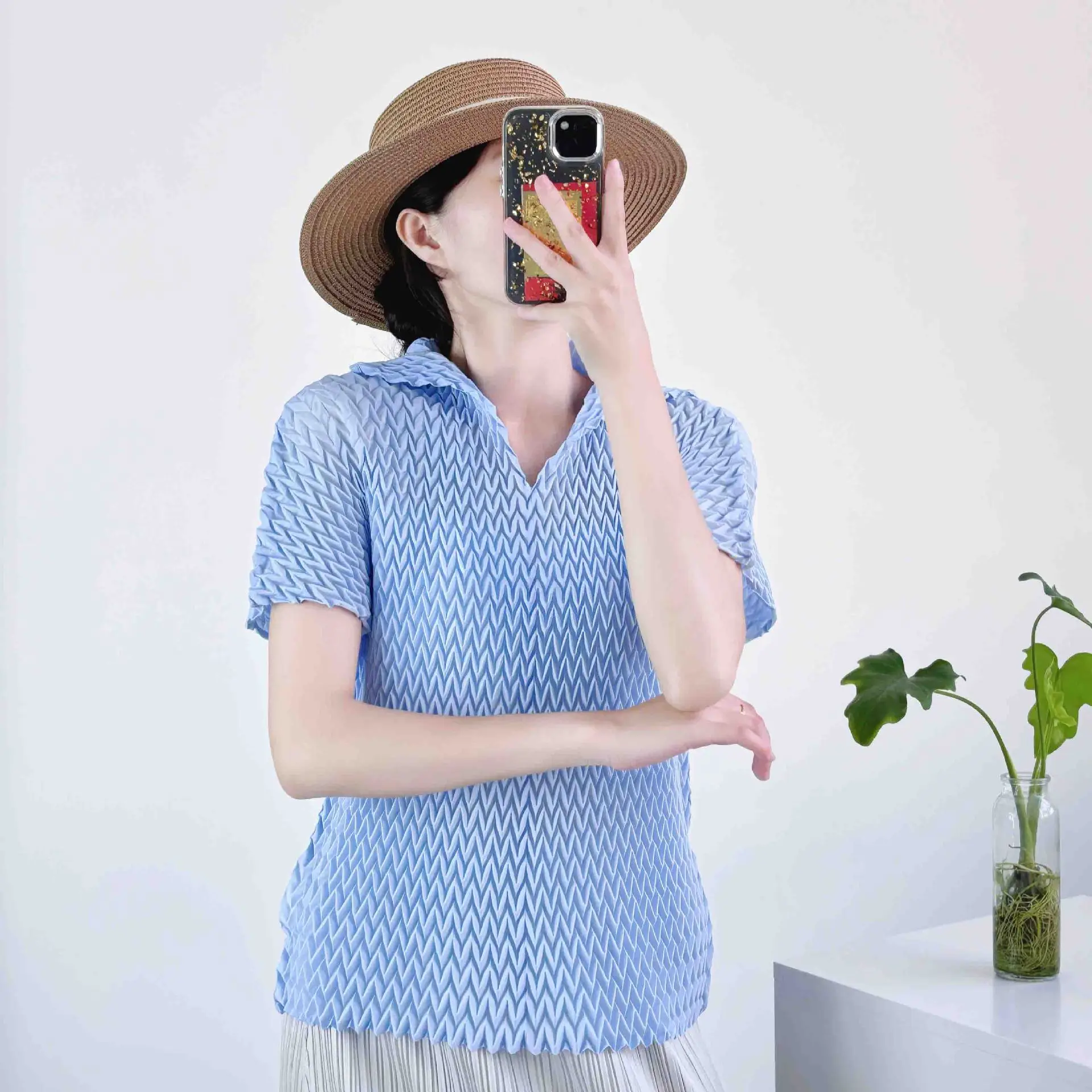 

Miyake Simple Solid Color Lapel Wavy Pleated T-shirt Casual Versatile Loose Short-sleeved Top Women 2026 Summer New Product