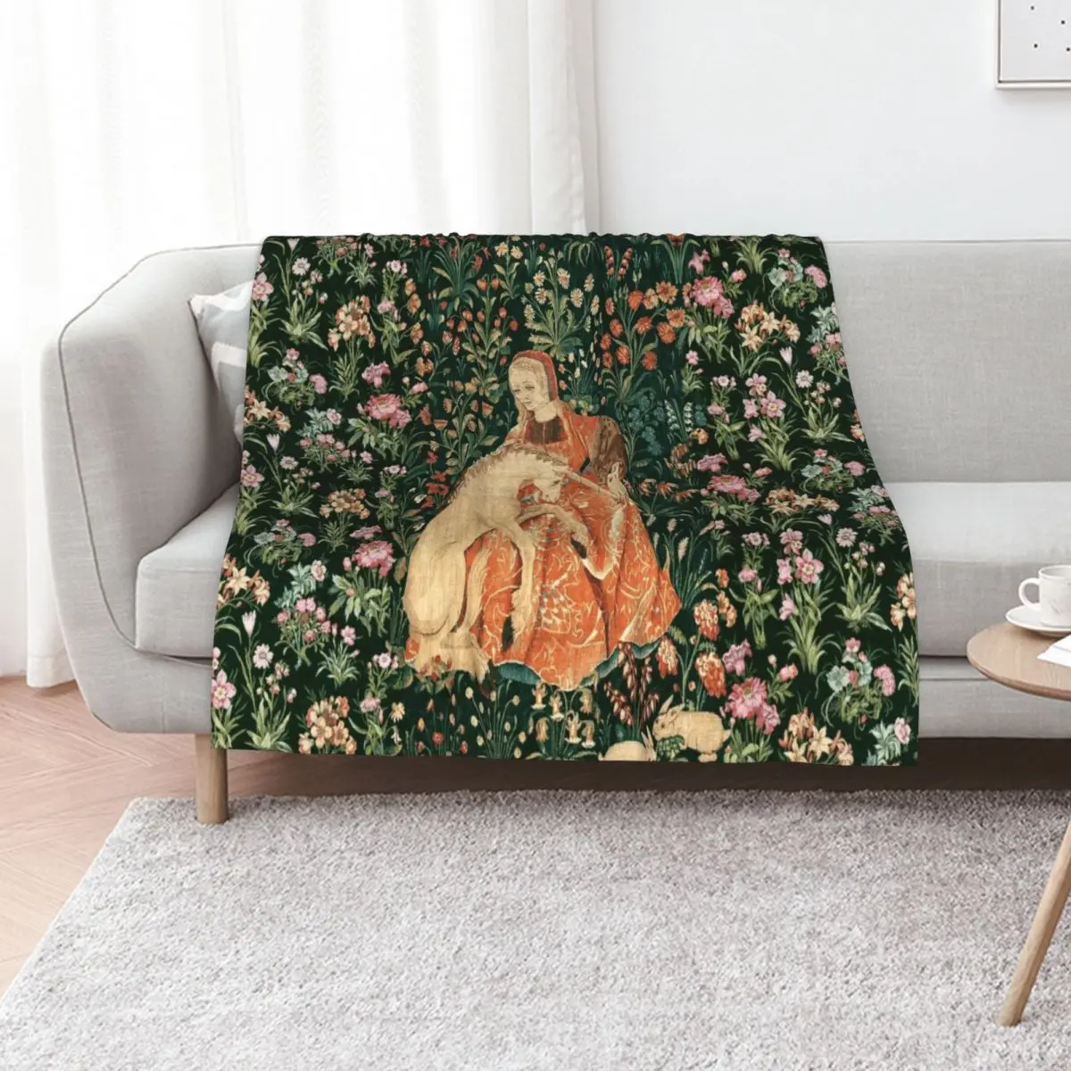 

LADY AND UNICORN AMONG FLOWERS ,HARES,Red Green Floral Throw Blanket Luxury Thicken Sofa Quilt cosplay anime Soft Beds Blankets