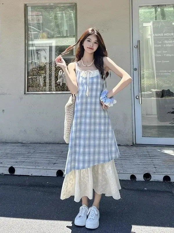 

Платье в клетку на бретельках в отпускном стиле, женское, весеннее, новое, с цветовыми блоками, средней длины, А-силуэт, дышащее, приятное для кожи, из хлопка