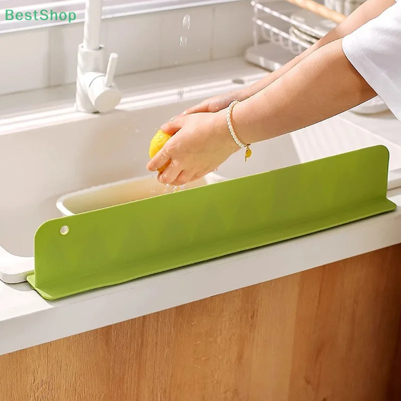

♥♥♥♥Kitchen Sink Splash Guard, Countertop Sink Water-proof Silicone Strip Suction Cup Design