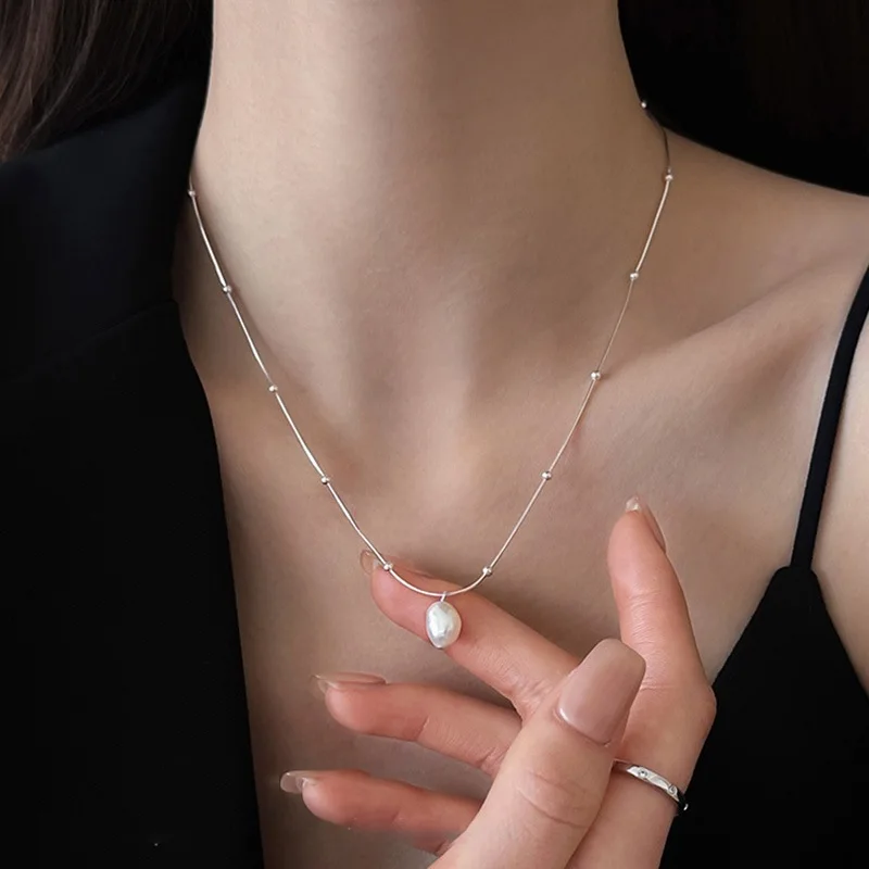 

Trendy Snake Bone Natural Baroque Pearl Necklace for Women Wedding Simple Choker Jewellery Accessories