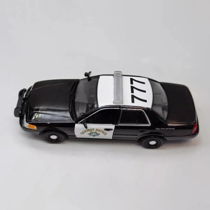 

GreenLight 1:24 Scale 2008/2011 Crown Victoria Police Interceptor Alloy Car Model Static Decoration Collectibles Gift Toys