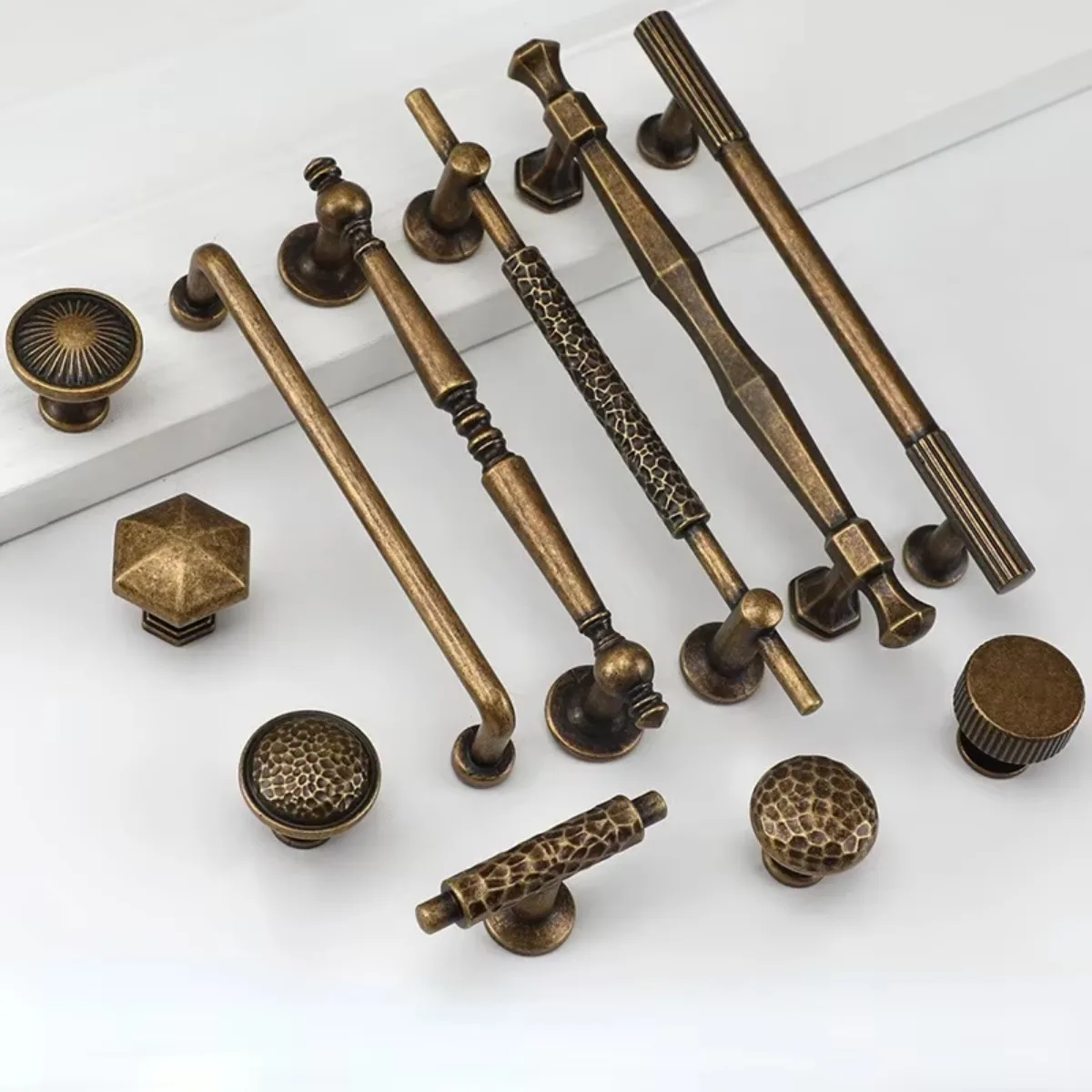 

Nordic Vintage Handles for Cabinets and Drawers Bronze Knobs and Handles for Drawers Home Useful Accessories Cabinet Pulls