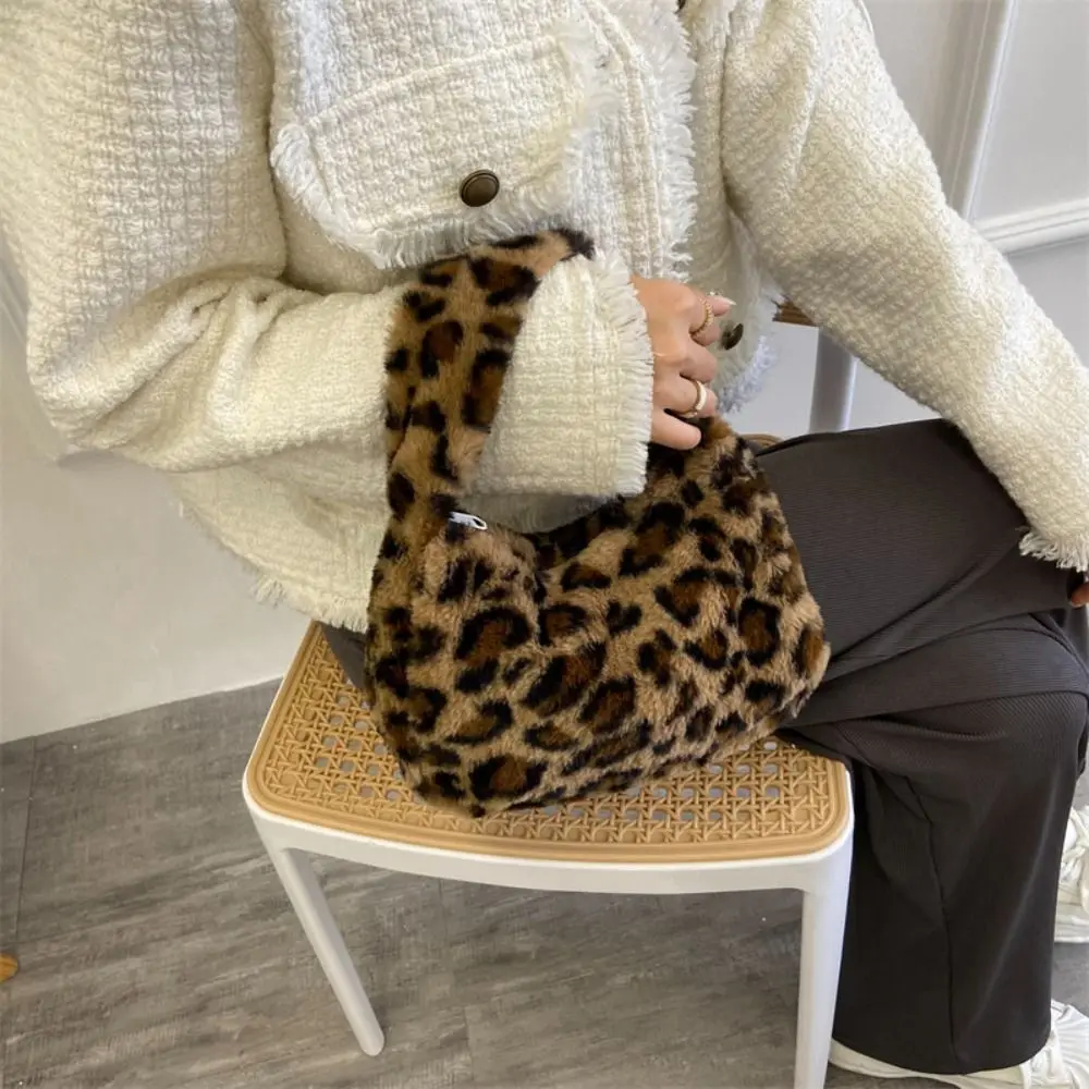 Fashion Leopard Print Shoulder Bag Solid Color Zipper Underarm Handbag Faux Fur Soft Women's Shoulder Bag Winter Season