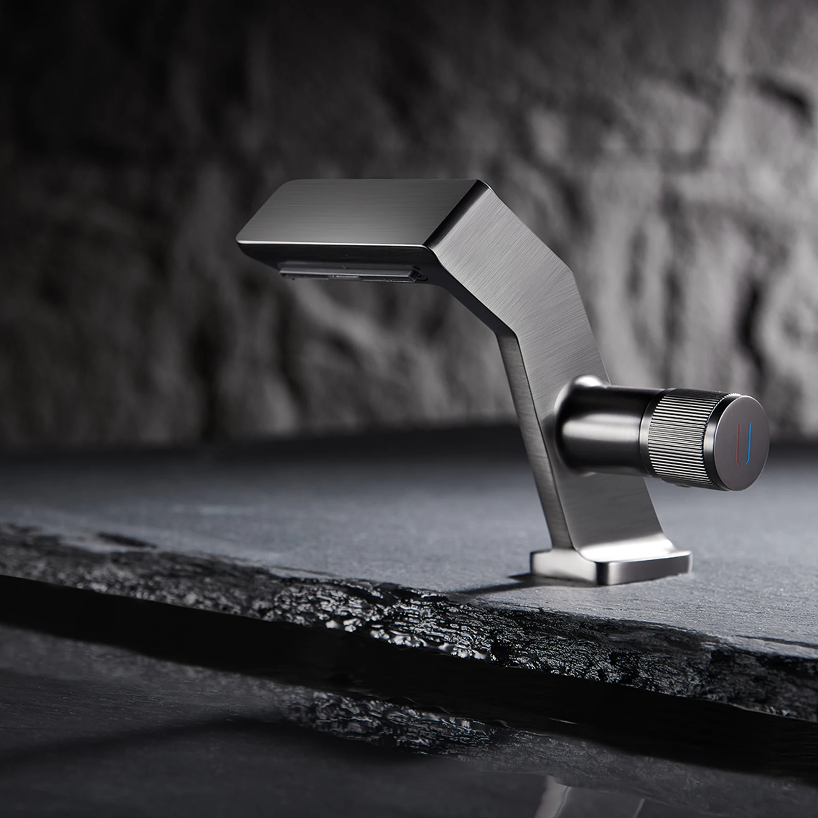 

Qlonn Waterfall Basin Faucet Single Handle Hot Cold Water Mixer Bathroom Sink Tap Bathroom Accessories Brass Bathroom Faucet