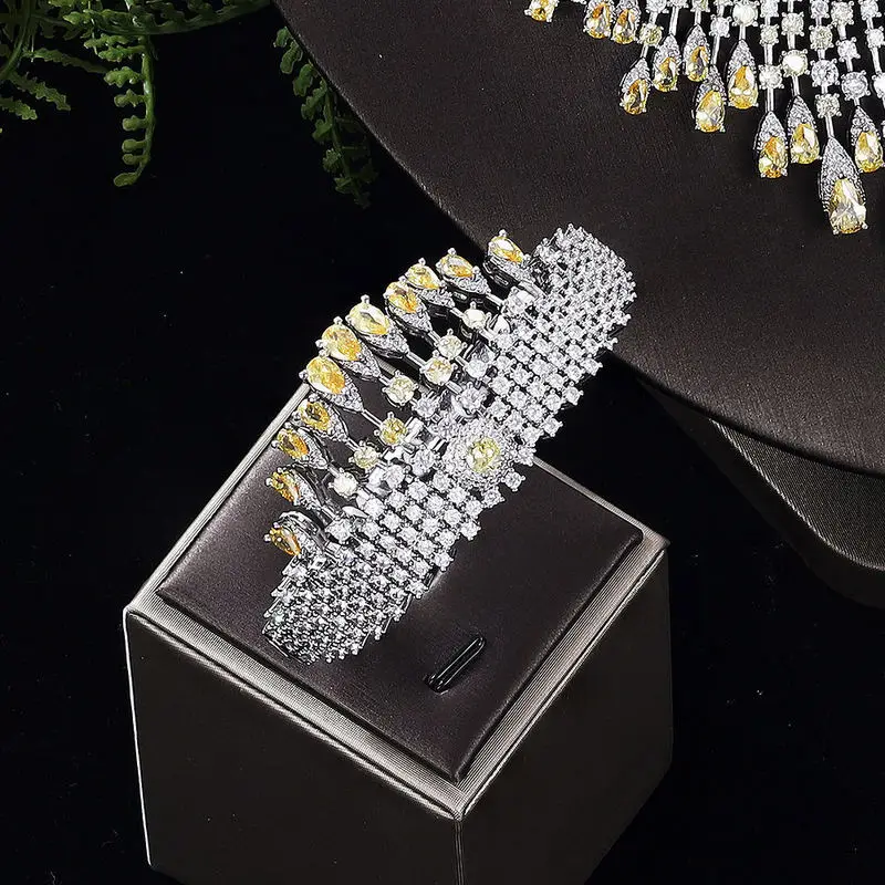 Copper electroplated gold colored zircon jewelry set, stylish and dazzling, with a high-end feel, suitable for weddings and even