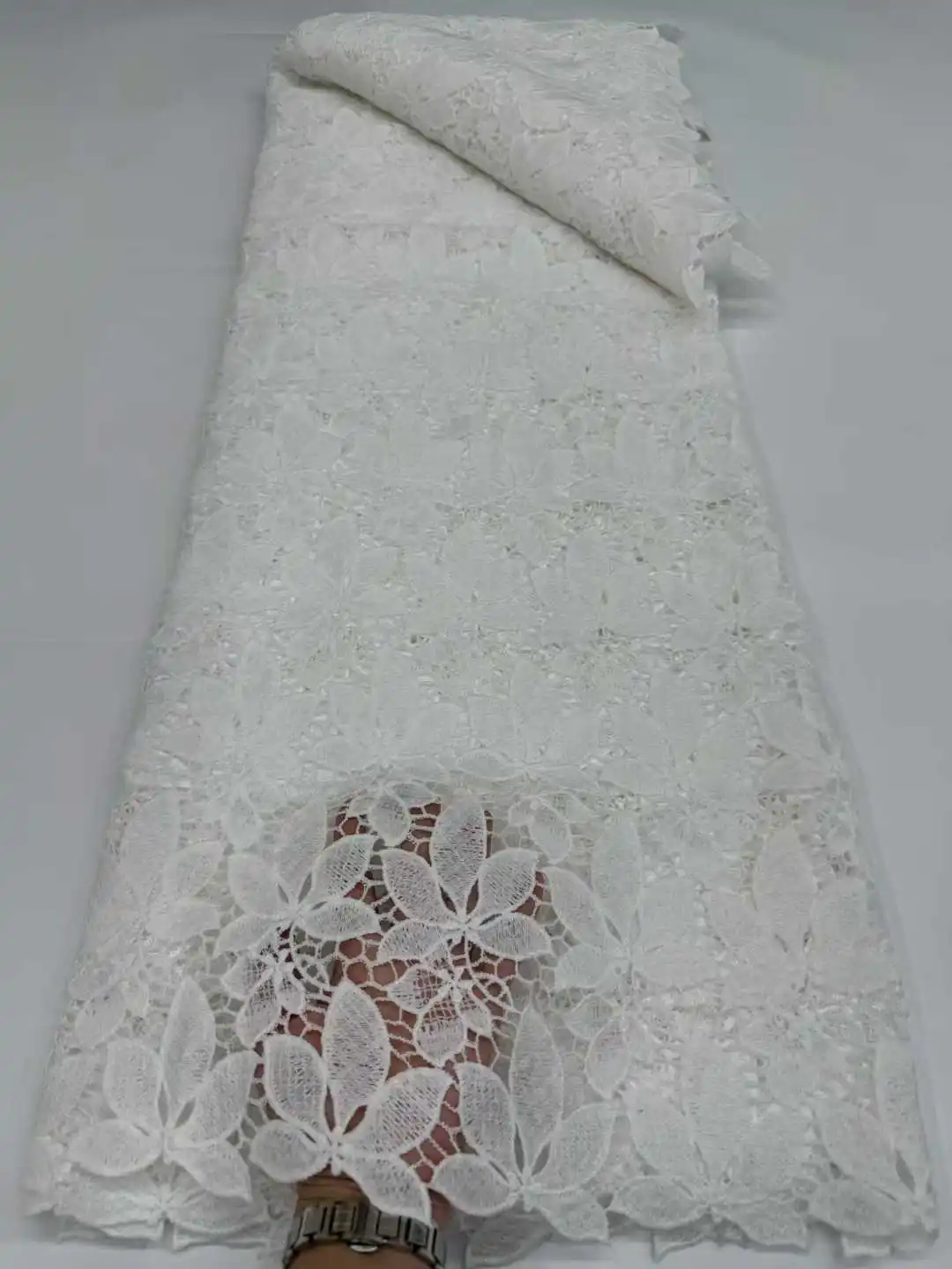 

Роскошное африканское водорастворимое кружево 5 ярдов с гипюровым шнуром, кружево 2025 года, новейшее нигерийское кружево из молочного шелка для женщин, вечернее платье