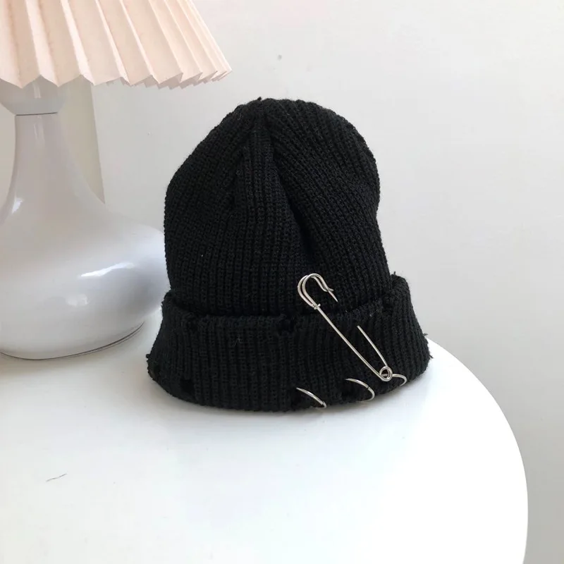 Women's Fall and Winter Circle Pin Street Hip Hop Woolen Cap Broken Hole Grind Knit Cap