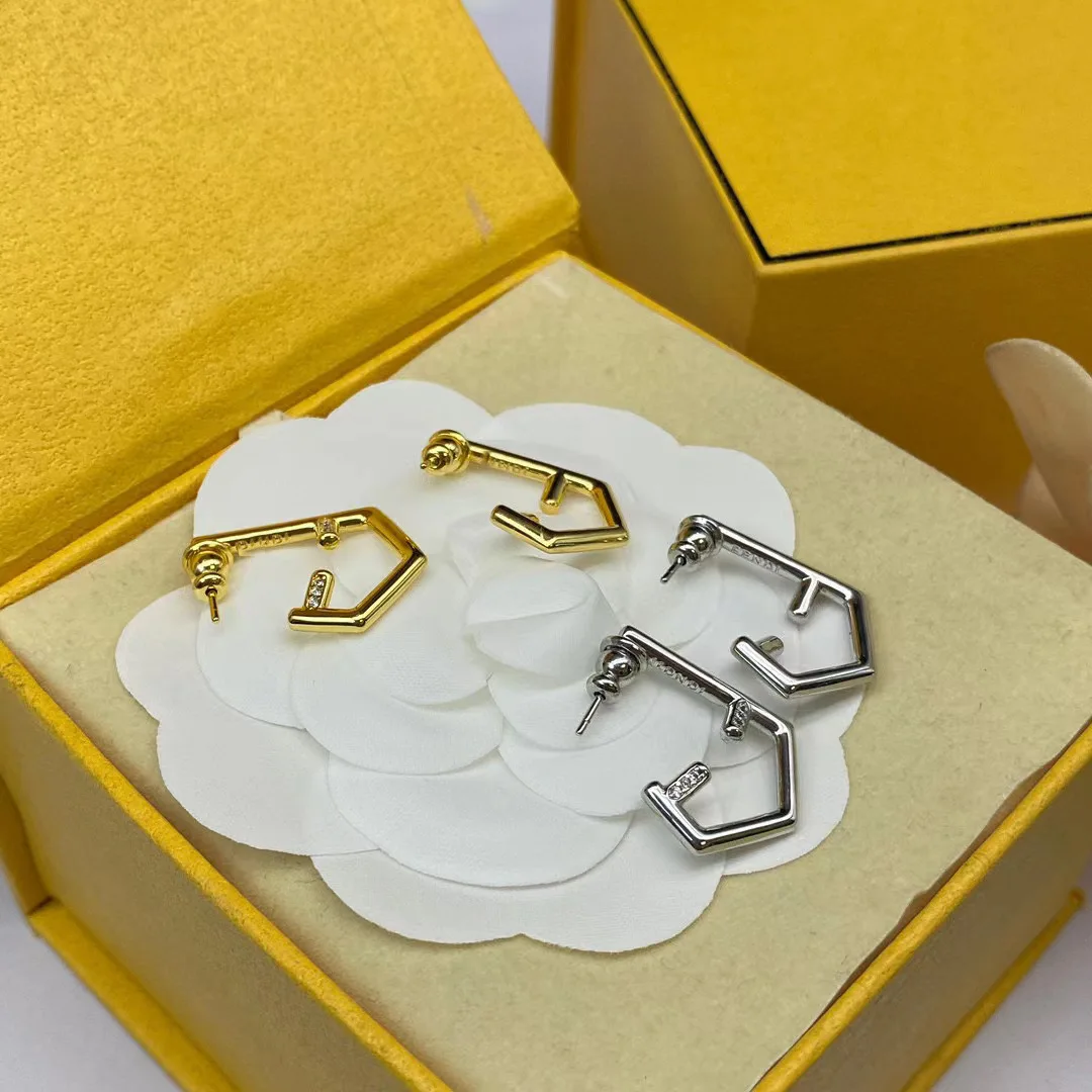 

Minimalist Irregular Diamond Stud Earrings - Fashionable Women's Jewelry for Daily/Party