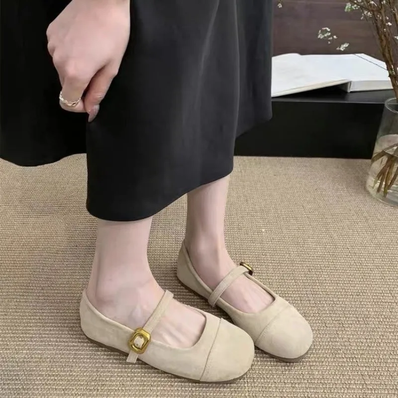 

Мэри Джейн, неглубокая женская обувь, модная женская обувь на плоской подошве с пряжкой и ремешком, весенне-осенняя повседневная обувь, уличная дышащая прогулочная обувь, новинка