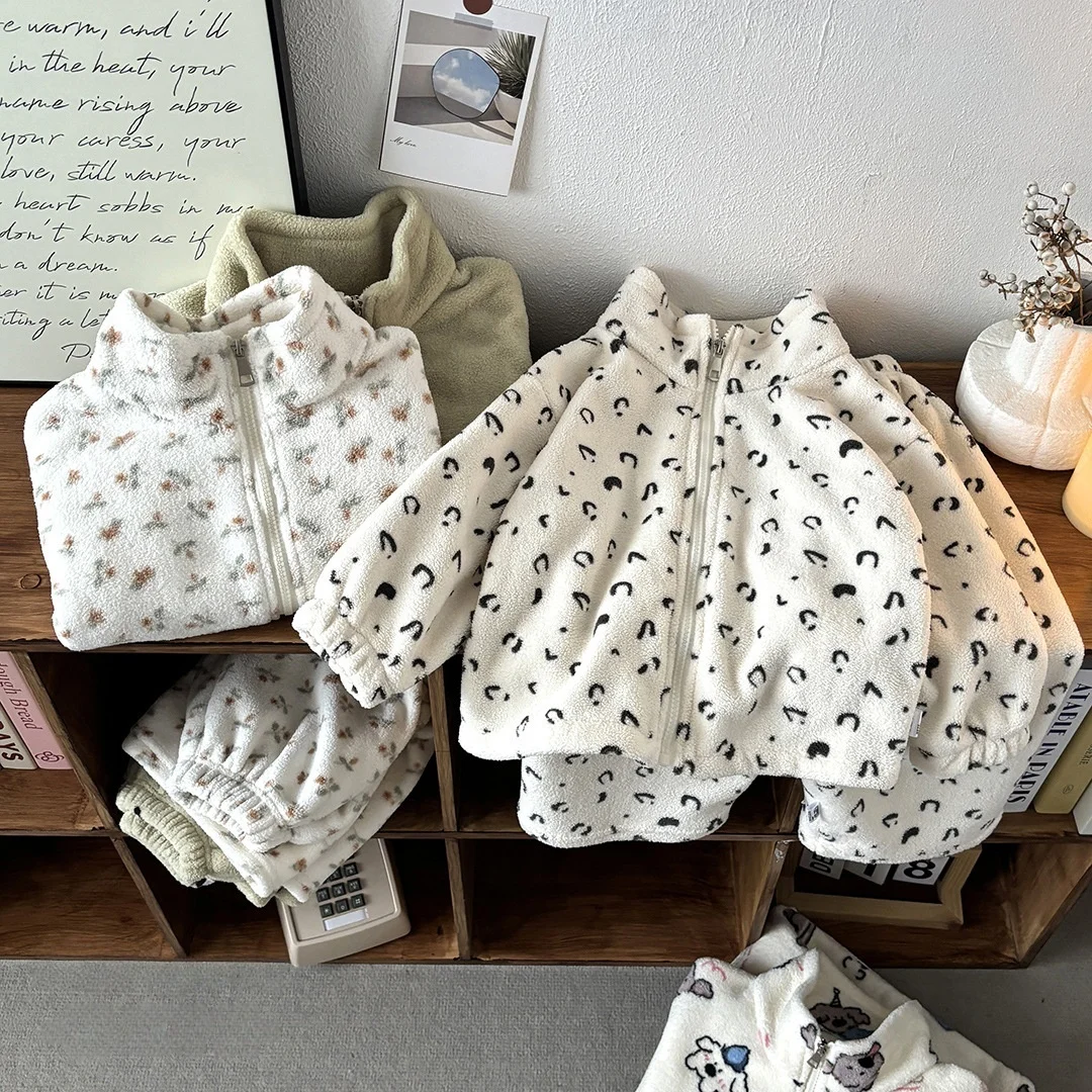 

Двусторонний флисовый комплект домашней одежды, комплект детской одежды из двух предметов с милым принтом, мягкая, приятная для кожи, осенне-зимняя детская одежда из двух предметов