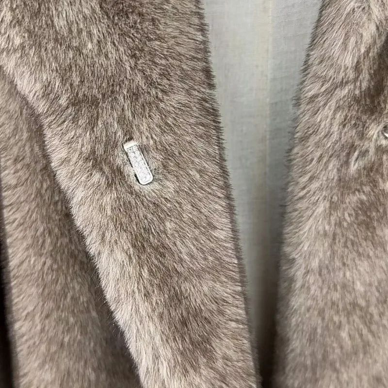 جديد الخريف الشتاء كبيرة الحجم فو المنك معاطف طويلة فو الفراء المتكاملة معاطف الملابس النسائية تصدير موضة الراحة معطف دافئ