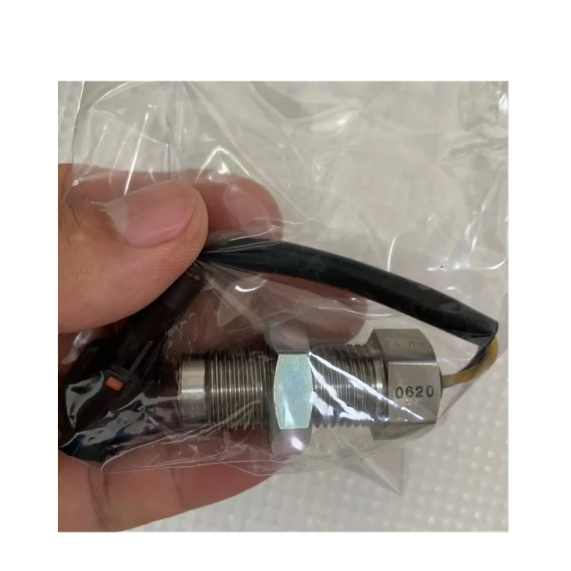 6D34 engine parts 479748-0620 MC849577 Excavator Revolution Speed Sensor