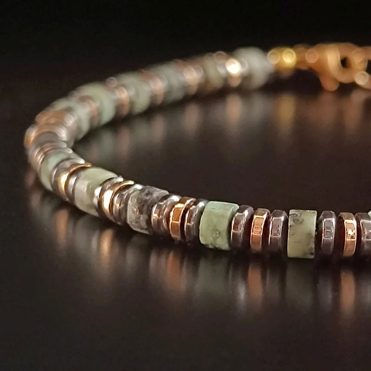 Vintage-style African turquoise tablet-shaped beaded wealth bracelet, handmade natural stone skin-friendly jewelry, attracts prosperity and opportunities, suitable for daily wear and as a gift
