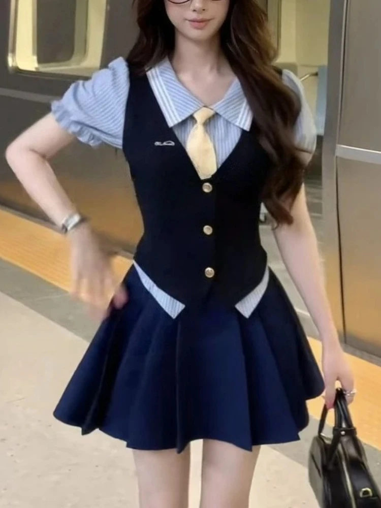 

Женский комплект из 3 предметов в корейском стиле Sweet Preppy, блузка с пышными рукавами + тонкий жилет + мини-юбка, модная женская винтажная одежда Y2k, 2025 г.