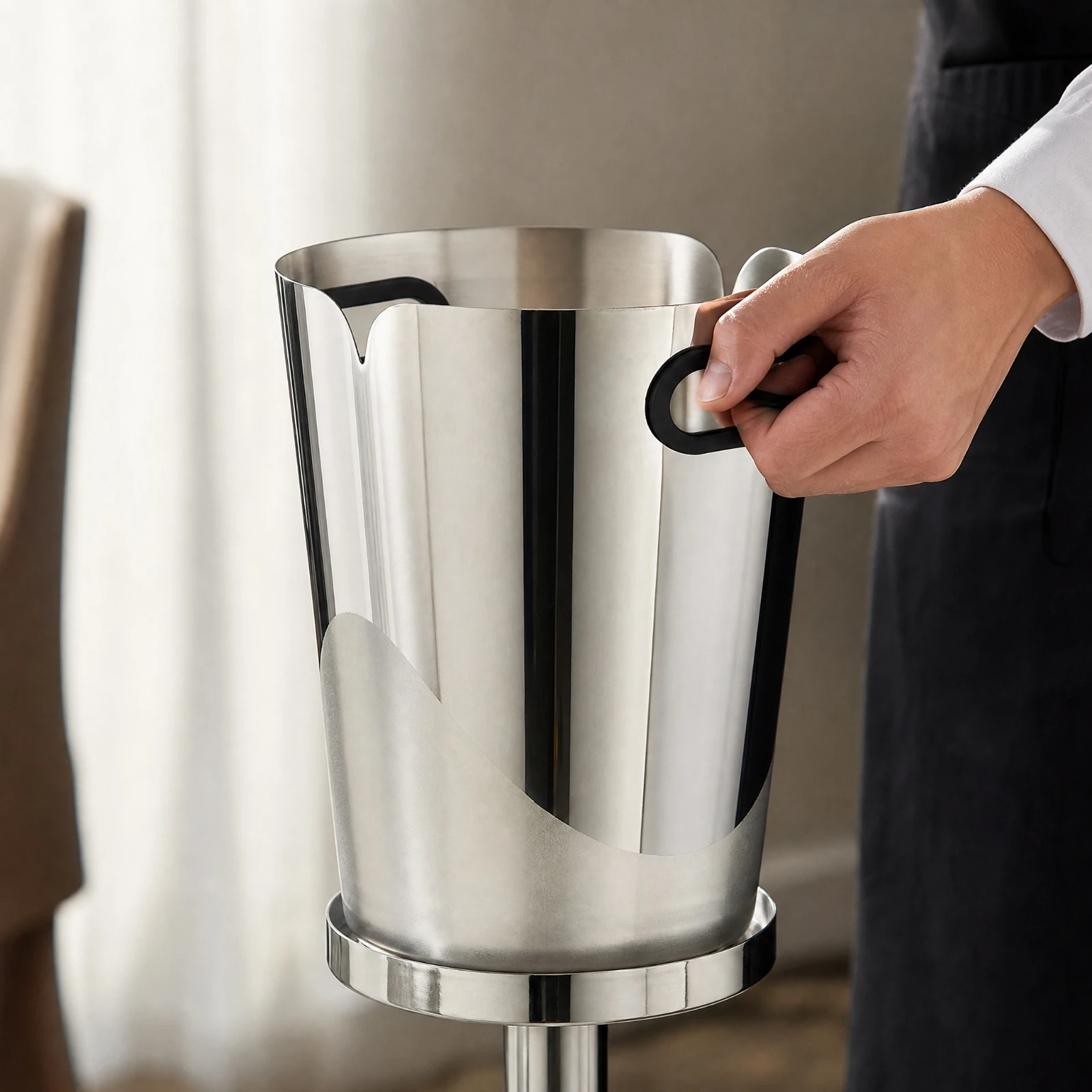 Stainless Steel Ice Vessel Polished Ice Vessel with Side Handles Beverage Chiller Long-Lasting Barware Versatile