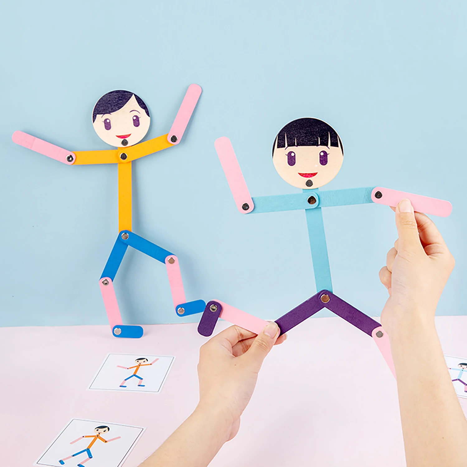 Piccolo uomo in legno con movimento articolare creativo versatile, gioco di intelligenza occasionale, giocattolo in legno