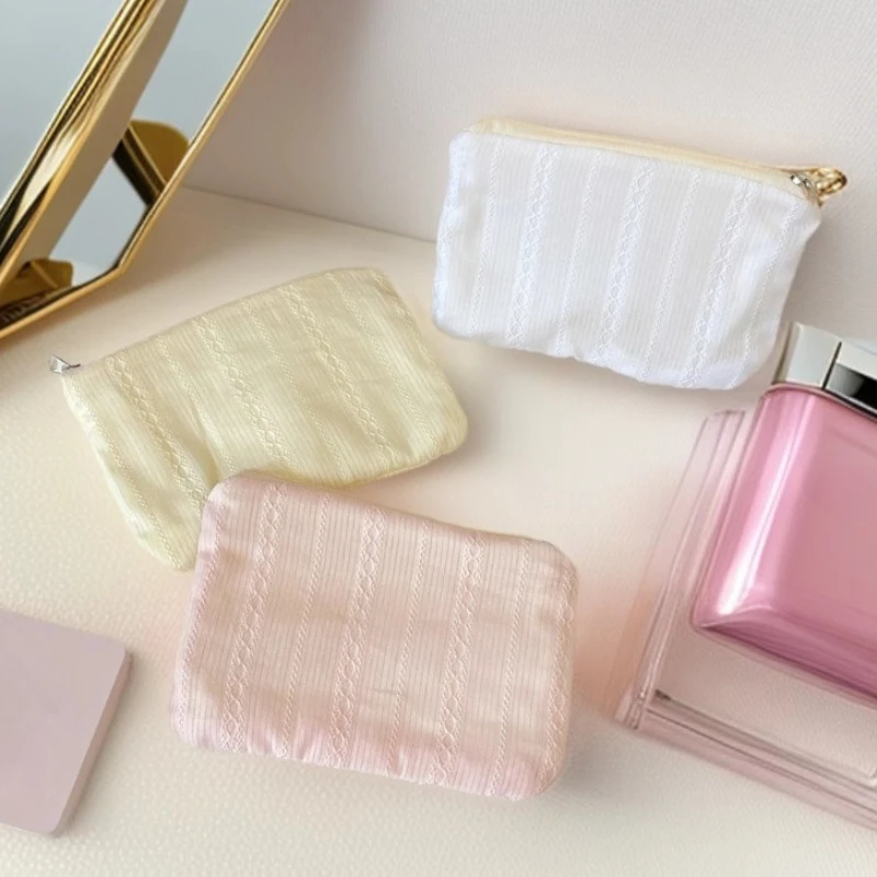 Kawaii صغيرة السفر مستحضرات التجميل أحمر الشفاه سماعة كابل بيانات حقيبة التخزين محفظة المرأة المحمولة حقائب ماكياج صغيرة محفظة كيس مزموم