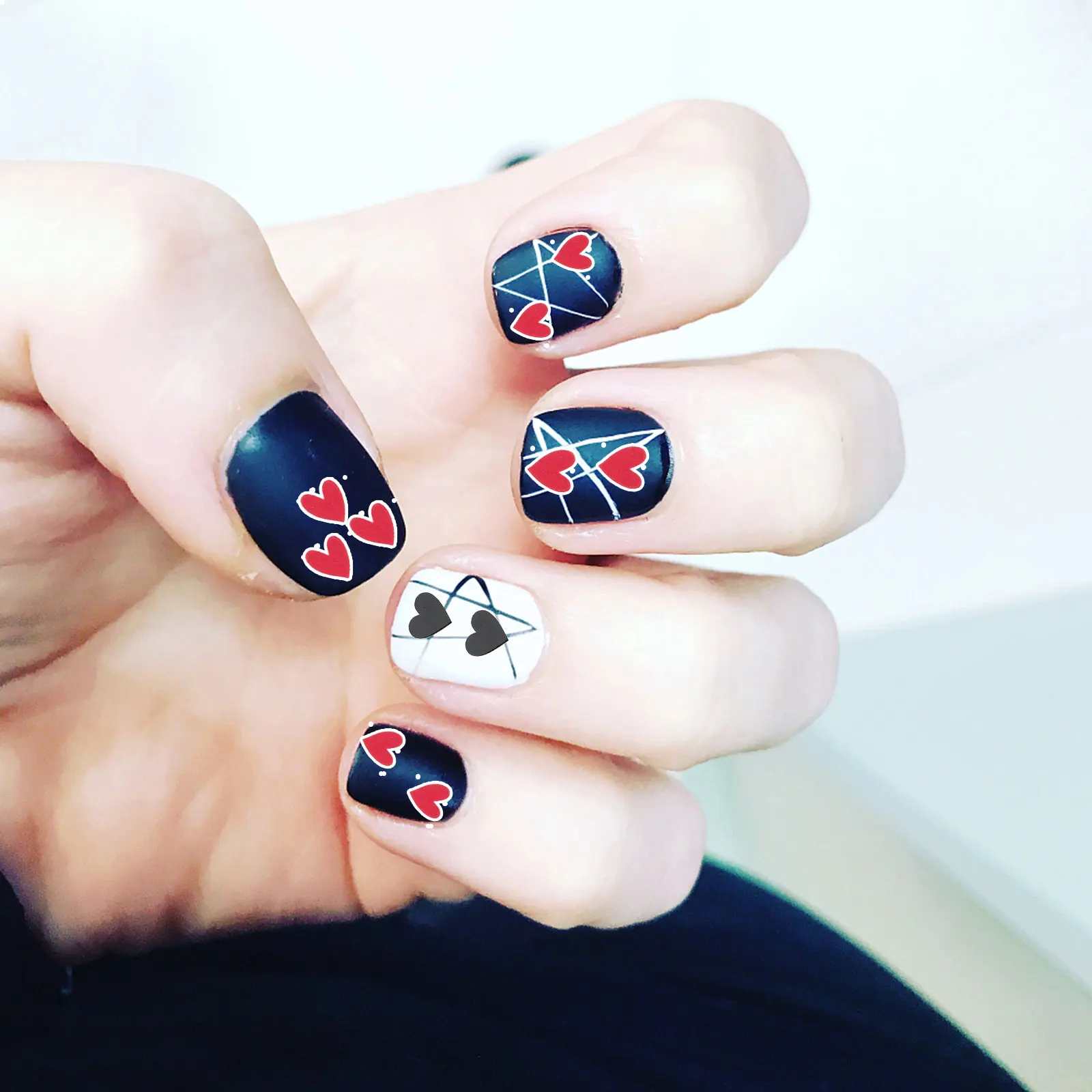 

8pcs Nail Stickers Heart Shape 3D Backing Decals Long Lasting Easy Apply Home Salon Halloween Night Parties Stage Cosplay Nail