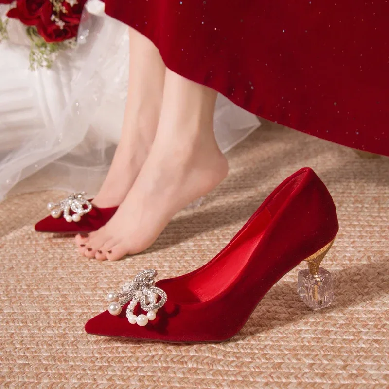 Women's Chinese Pointed Toe Shallow Mouth Beaded Bow Plus Size Non-Tired Foot Single Spring and Autumn Block Heel Shoes