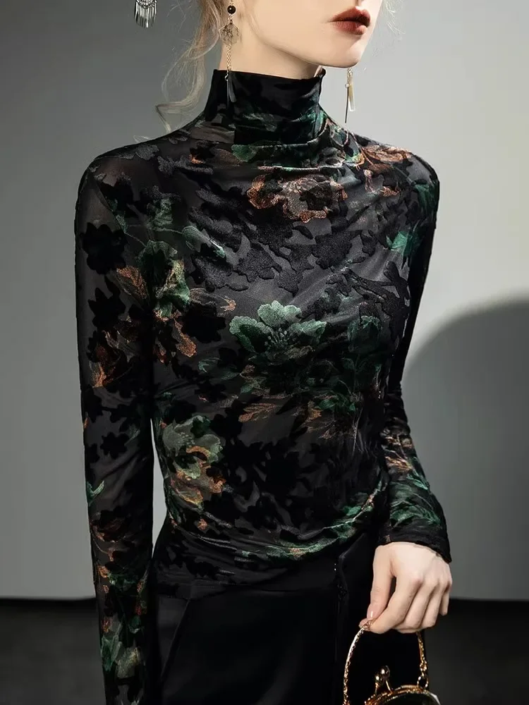 Chinese Style Embroidered Jacquard Long Sleeved T-shirt for Autumn and Winter, New Elastic and Sexy Plush Top