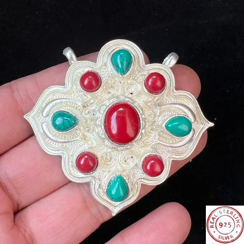 

Don't throw it into the trash can/Wirf es nicht in denMülleimer./Ne pas jeter à la poubee