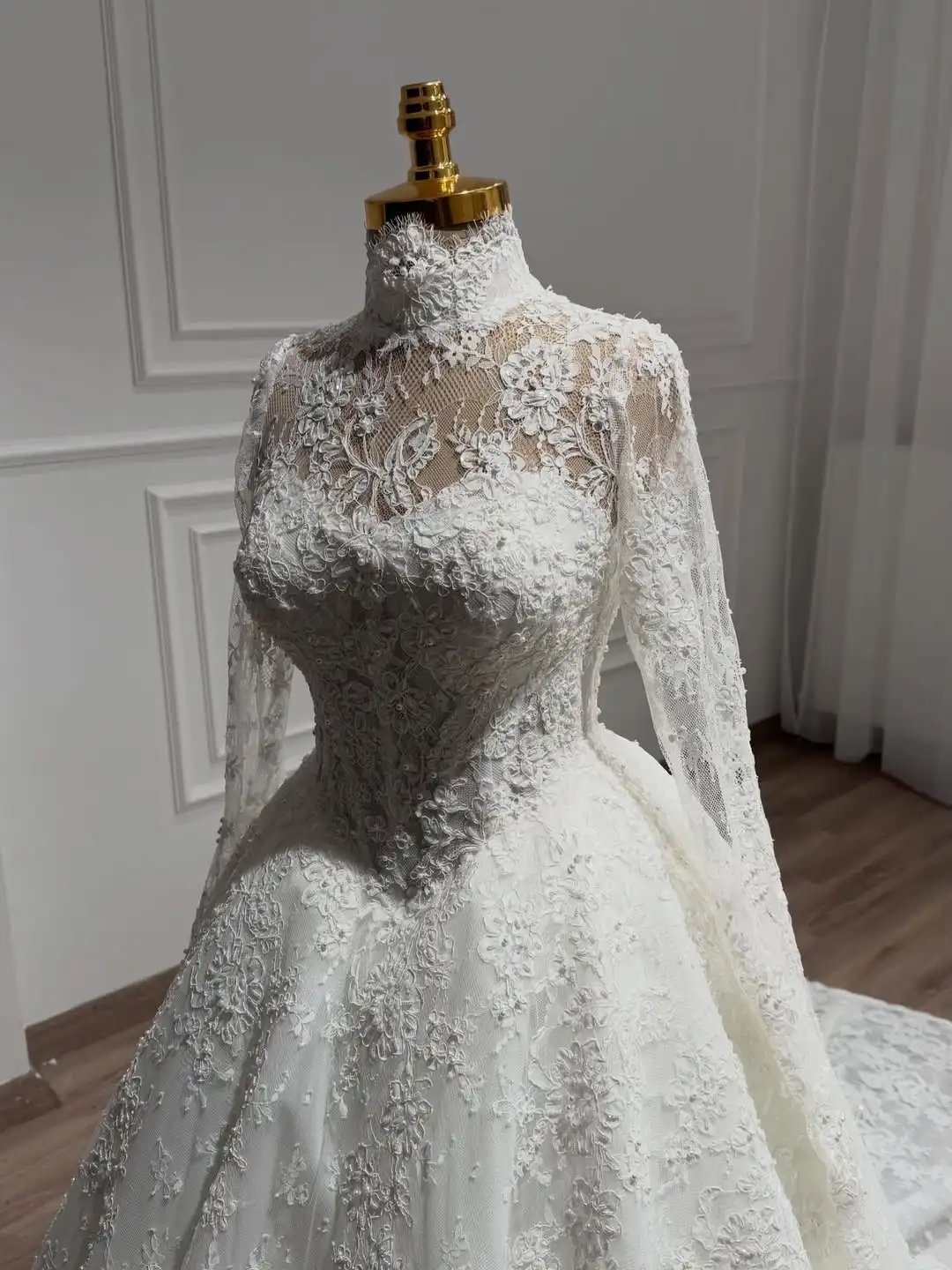 Customized Luxury Ball Gown High-Neck Long Sleeves Wedding Dress For Women Lace Appliques Bridal Gown Vestido De Novia