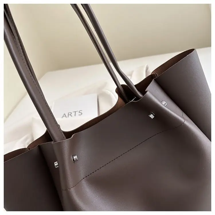 Large Capacity Tote Bag Women's New Retro Versatile College Student Texture Class Travel Commuting PU Bag