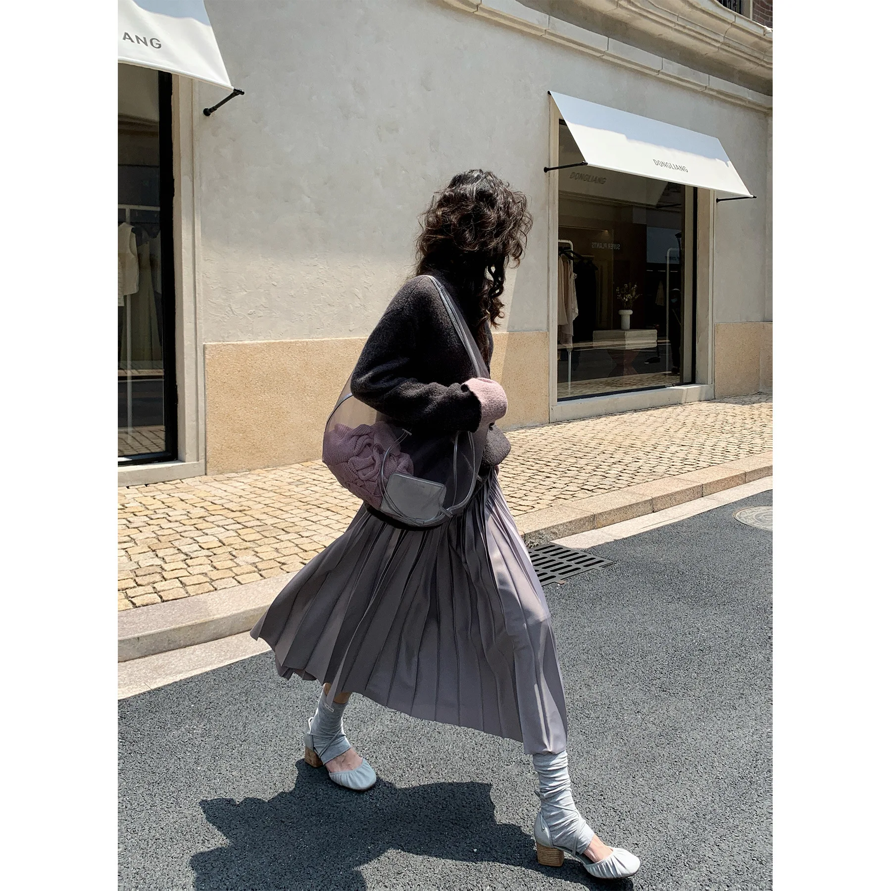 

Осенняя плиссированная юбка-миди ручной работы из искусственной кожи с драпировкой трапециевидной формы для женщин.