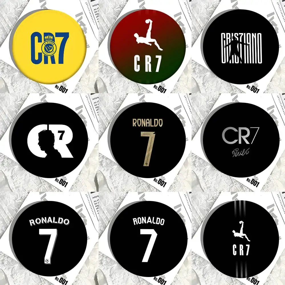 Football Stars C-Cristiano CR7 R-Ronaldo Logo Round Badge Creative Brooch Clothing Backpack Accessories Lapel Pin
