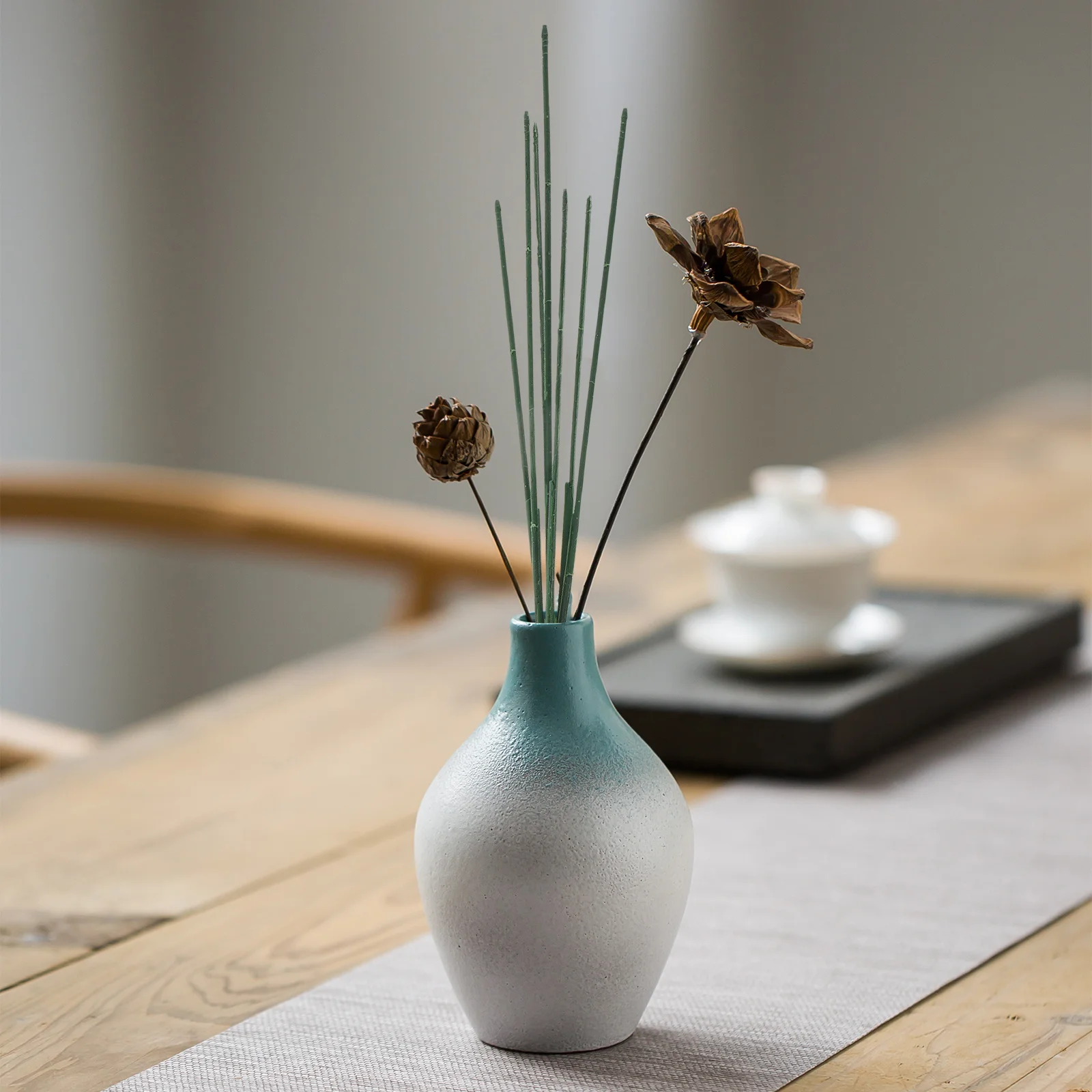 

10Pcs Artificial Rose Stems Realistic Lifelike Floral Stems for DIY Bouquets Home Wedding Decor Craft Arrangements Fake Flower