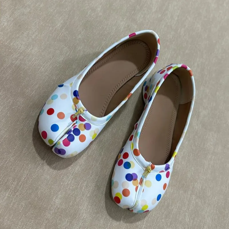 Primavera verão microfibra couro split toe bombas femininas moda plissado designer de salto baixo tabi solas macias mocassins sapatos casuais