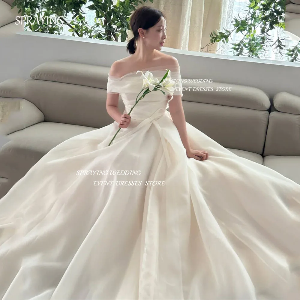 SPRAYING Una linea con spalle scoperte Corea Matrimonio Servizio fotografico Abito in organza Lunghezza pavimento Piega Abiti da sposa Corsetto Dende Personalizzato