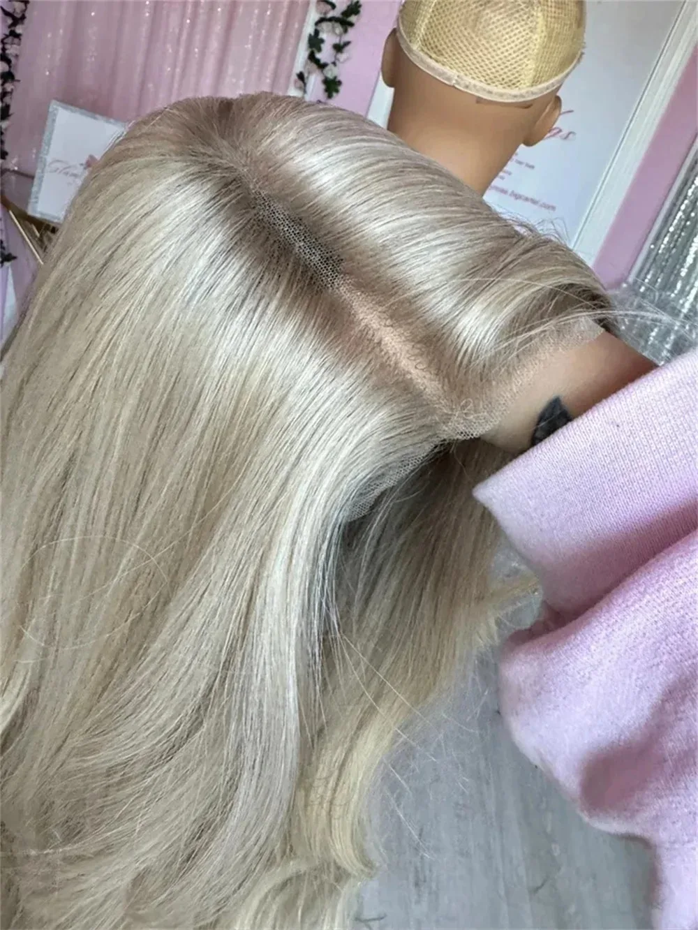 

Ombre Ash Blonde Balayage Wig Long Body Wave Lace Front Wig 13x4 HD Lace Glueless Heat Resistant Synthetic Blended Fiber