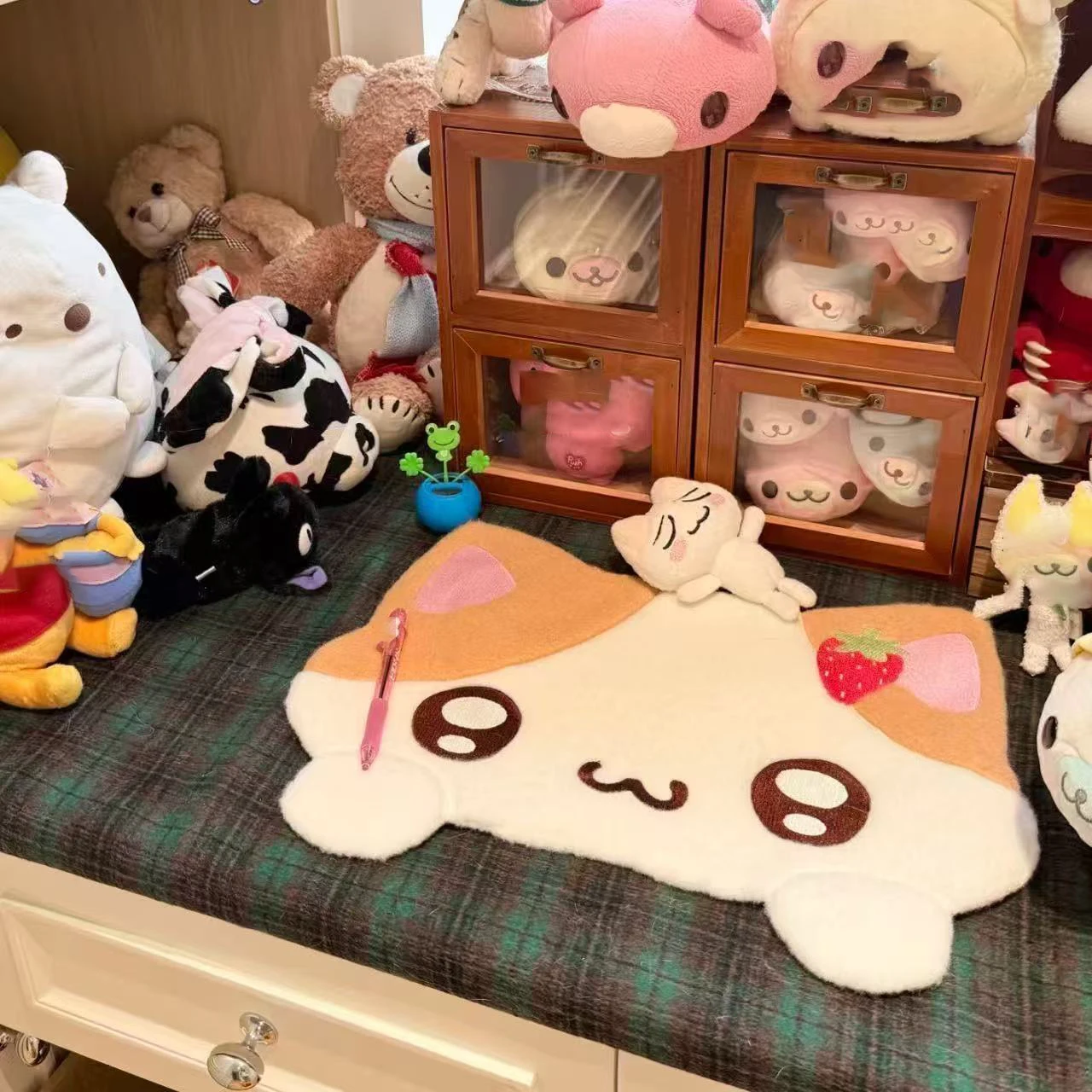 Japanese Kitten Table Mat Fabric Thickened Desktop Decoration Posing Props High-looking Dormitory Student Posing Mat Gift JJ3744