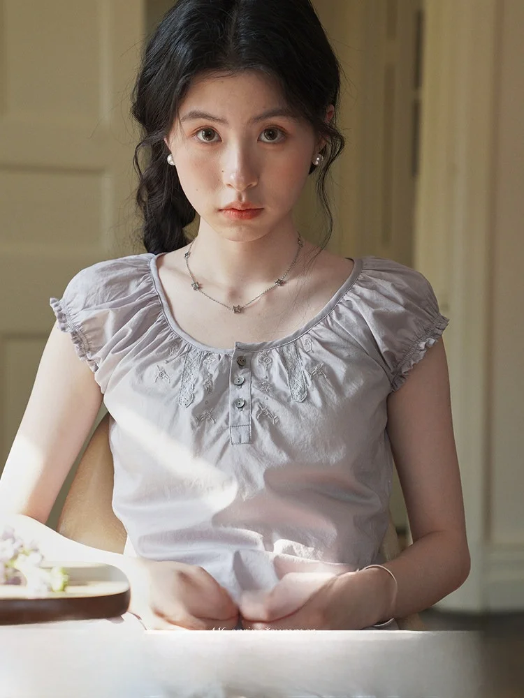 

Women's round Ne ort Sve Embroidered Lace irt Six-In-One Neline ort Top Cotton Casual Faion Summer irt