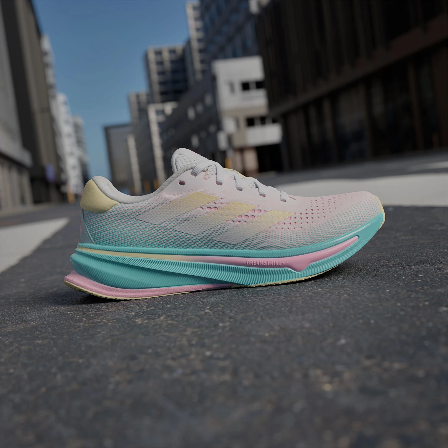 

Официальные оригинальные новые женские модные спортивные кроссовки Adidas 2024, IE1063