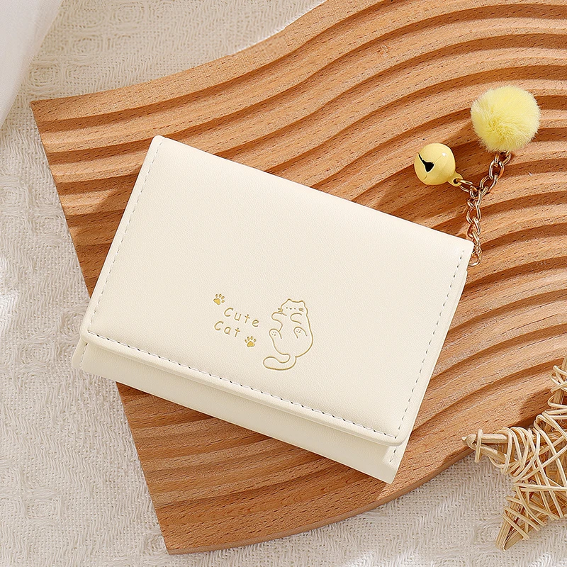 

Милый маленький кошелек-портмоне для женщин, короткий, с подвеской-шариком, для нескольких карт, в корейском стиле, модный, компактный, складной кошелек-бифолд