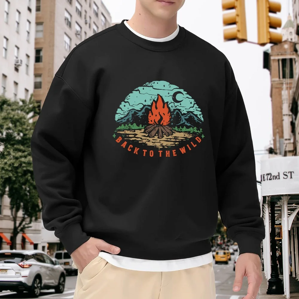 

Men's Black Crew Neck Pullover Sweatshirt with Outdoor Bonfire Print Pattern, Casual Loose Fit, Everyday Street Fashion, Comfortable and Soft Top