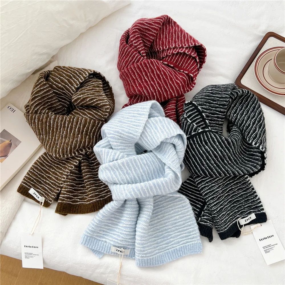 

Striped Scarf for Women, Knitted Warmth, Versatile and Fashionable Neck Warmer for Couples, Autumn and Winter