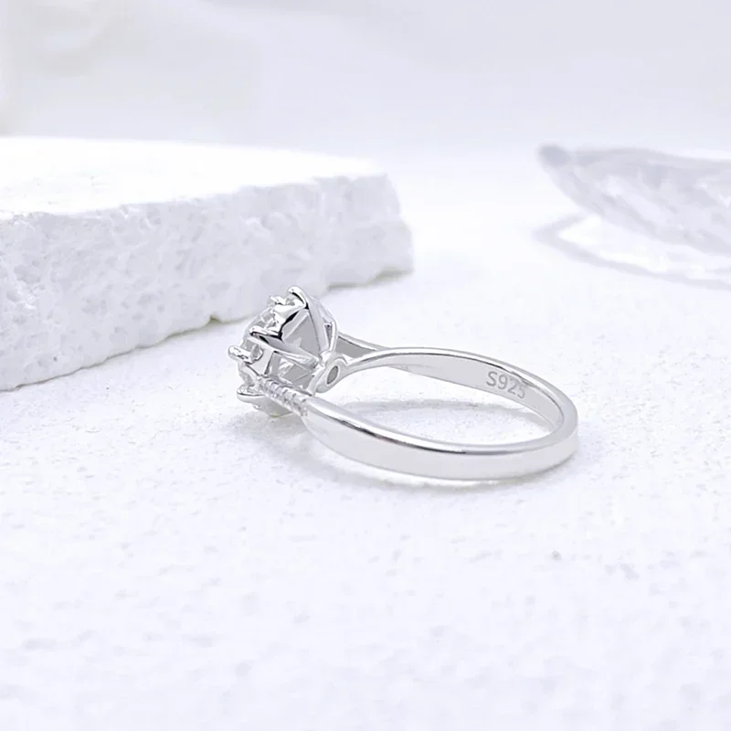 NeeTim-anillos de diamante de moissanita para mujer, banda de boda de Plata de Ley 925 con chapado en oro blanco, anillo de fiesta de compromiso, 1