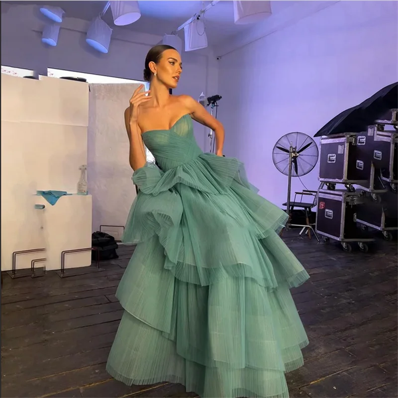 Salbeigrünes ärmelloses langes Partykleid mit abgestufter Schicht, Netz-Vintage-Nachtkleid, herzförmiger Promi-Kleider, Vestidos de Fiesta