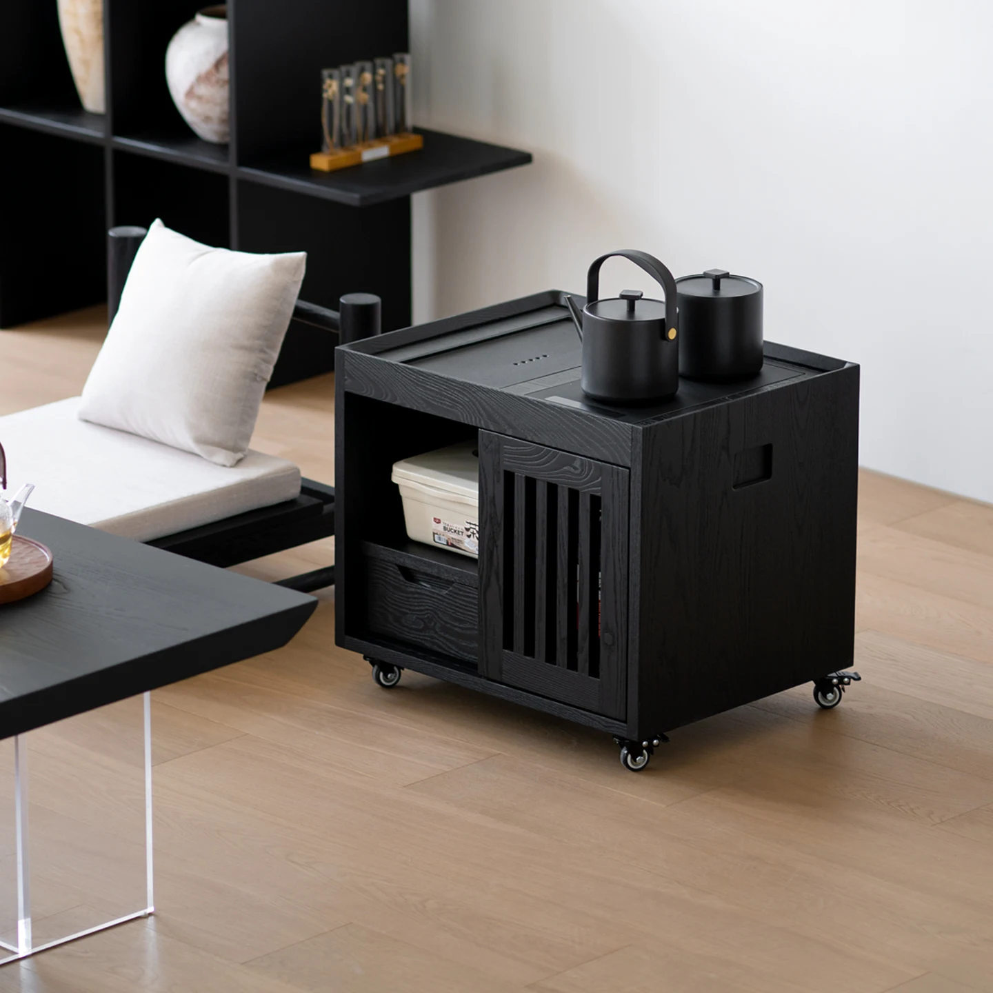 

Ban An Suying tea cabinet, ash wood movable small tea table multi-scene coffee table solid wood edge balcony tea cart