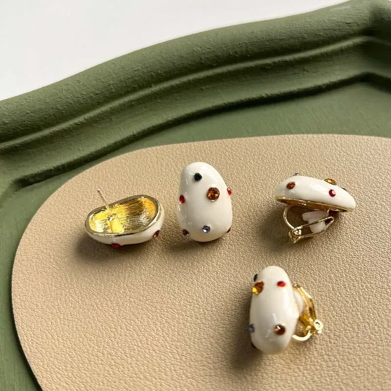 White Oil Drip Zircon Stud Earrings