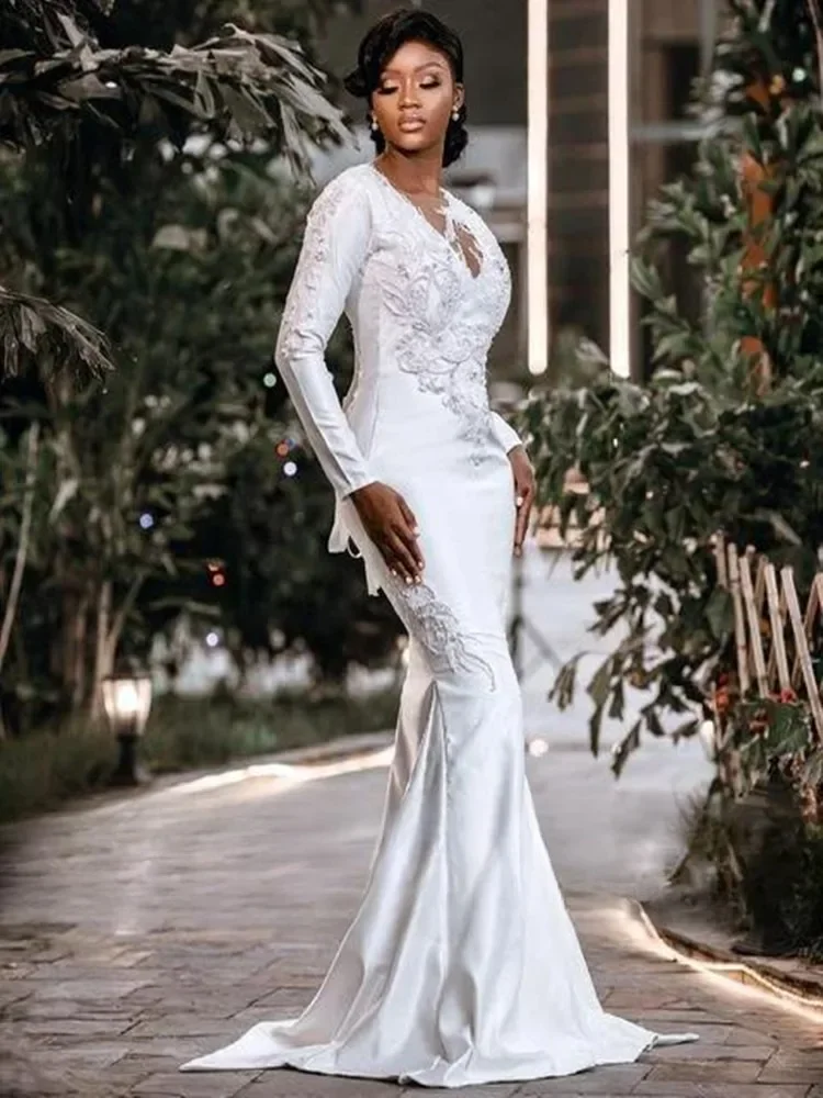 Abito da sposa personalizzato con applicazioni in pizzo con scollo a V Vestido De Noiva Abiti da sposa in raso a maniche lunghe country africano