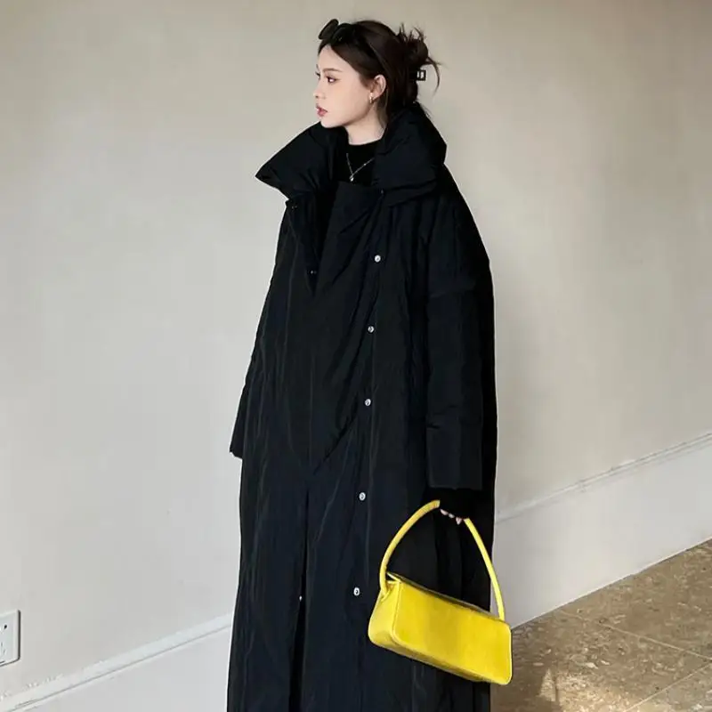 معاطف سميكة لخريف وشتاء 2025 متوسطة وطويلة فضفاضة فوق الركبة مبطنة بالقطن سترة عصرية