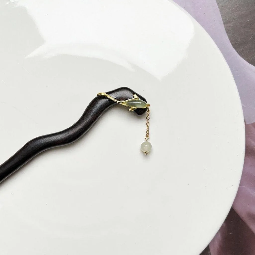 1pc 패션 우아한 나무 헤어 스틱 골드 옥 펜던트 동양 Hanfu 영감을받은 디자인 복잡한 체인 디테일 이상적인 전통