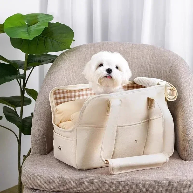 Go out Portable P et C at Bag On e Shoul der Small Do g Light Breat hable C at and D og Backpack